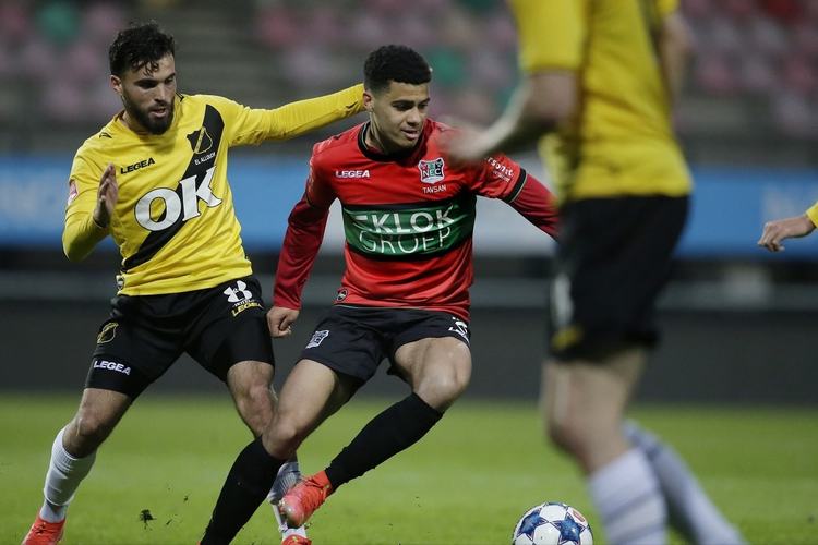 把垒包高举 把垒包高举